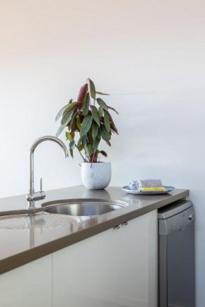 escape@villamanta long+short stays Geelong CBD